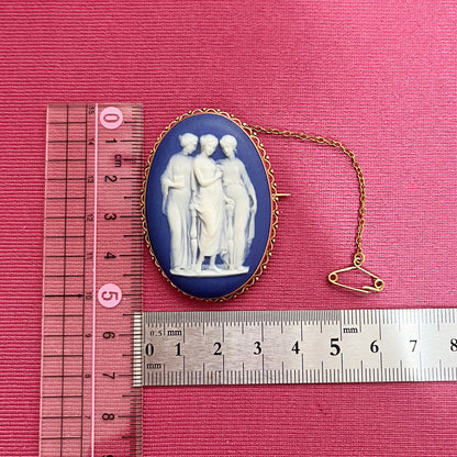 K９イギリス ウエッジウッド wedgwood ヴィンテージ カメオ ブローチ 〜空の青に魅せられて…女神達の語らい〜 MOBR00027