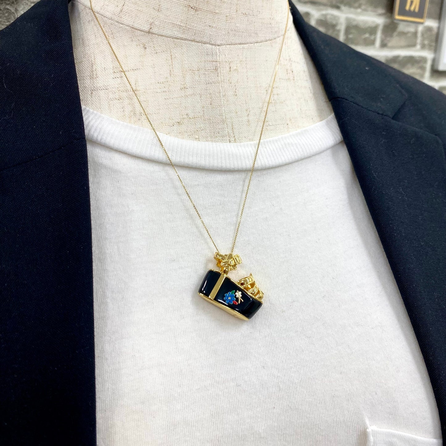 Vintage Salvatore Ferragamo Jewels Miniature Preziose Butterfly Necklace （サルヴァトーレ・フェラガモ ジュエルズ ミニチュア・プレツィオーゼ バタフライ ペンダントトップ K18 ヴィンテージ イエロー ゴールドジュエリー オニキス MOP00285