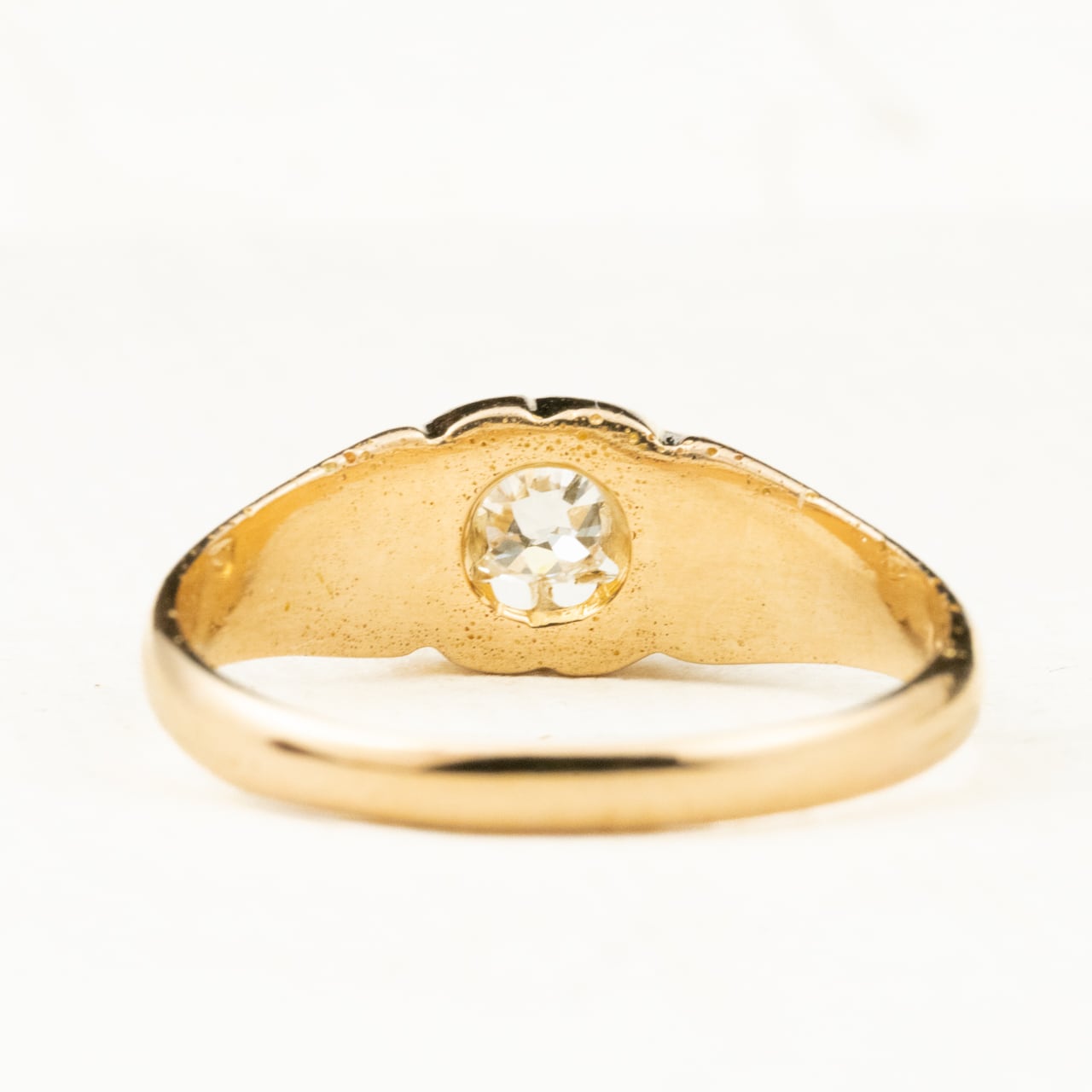 イギリスアンティーク ジュエリー K18 オールドマインカットダイヤモンド 約0.5ct ベルチャーセッティング 1905年製 バーミンガム 彫り装飾 ゴールド リング DR00776  Daisy Ring