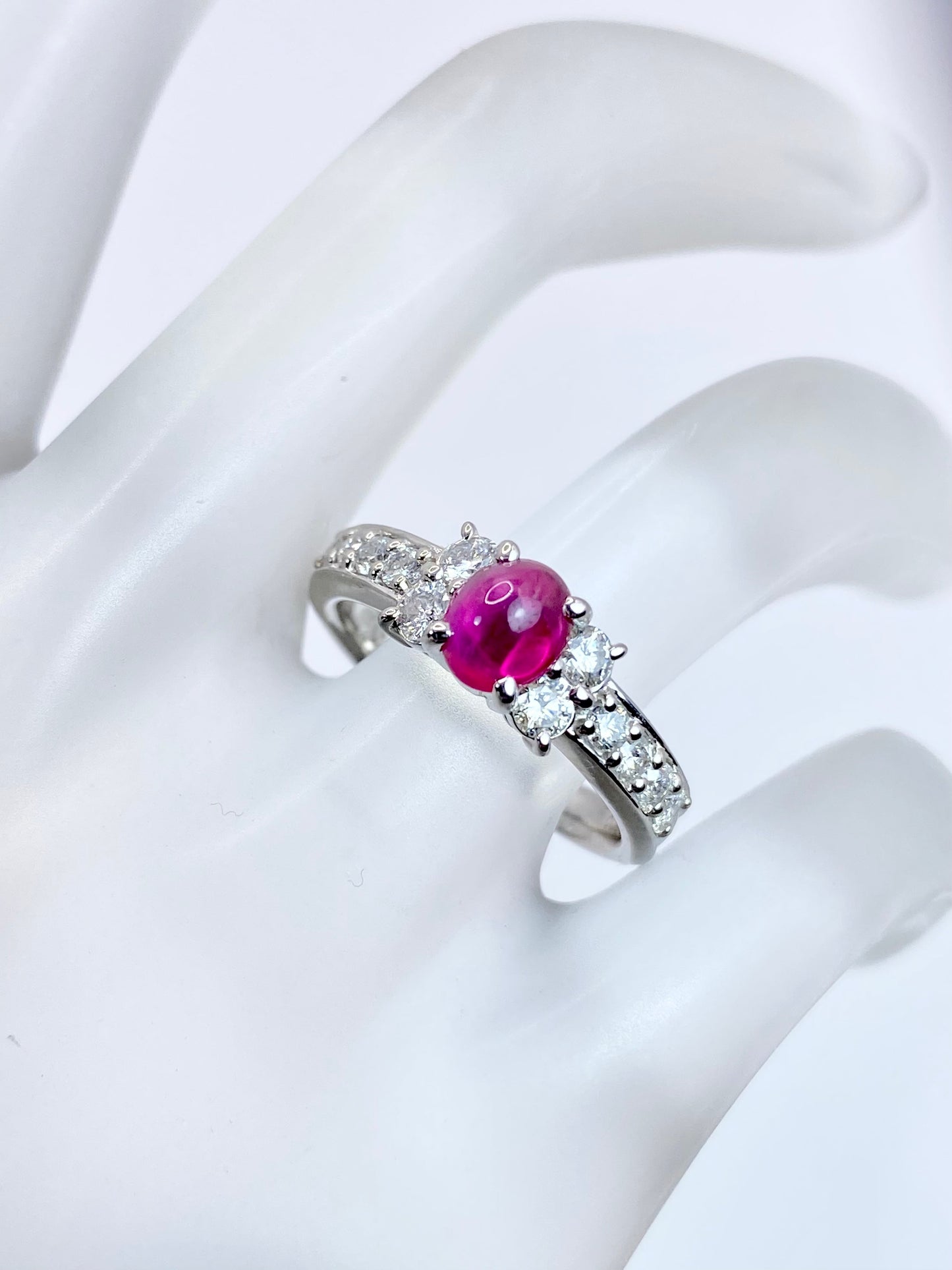 【夏季全体SALE（ジュエリー）~7/31】ルビー（キャッツアイ風）0.71ct / ダイヤモンド 計0.50ct  Pt900 リング 11号【リフレッシュメント(新品仕上げ・補修・洗浄等済)】【3日以内返品可（※カード/キャリア決済の場合）】
