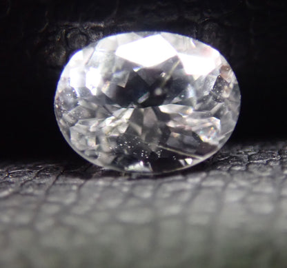 フェナカイト 0.52ct ルース オーバル 3枚目