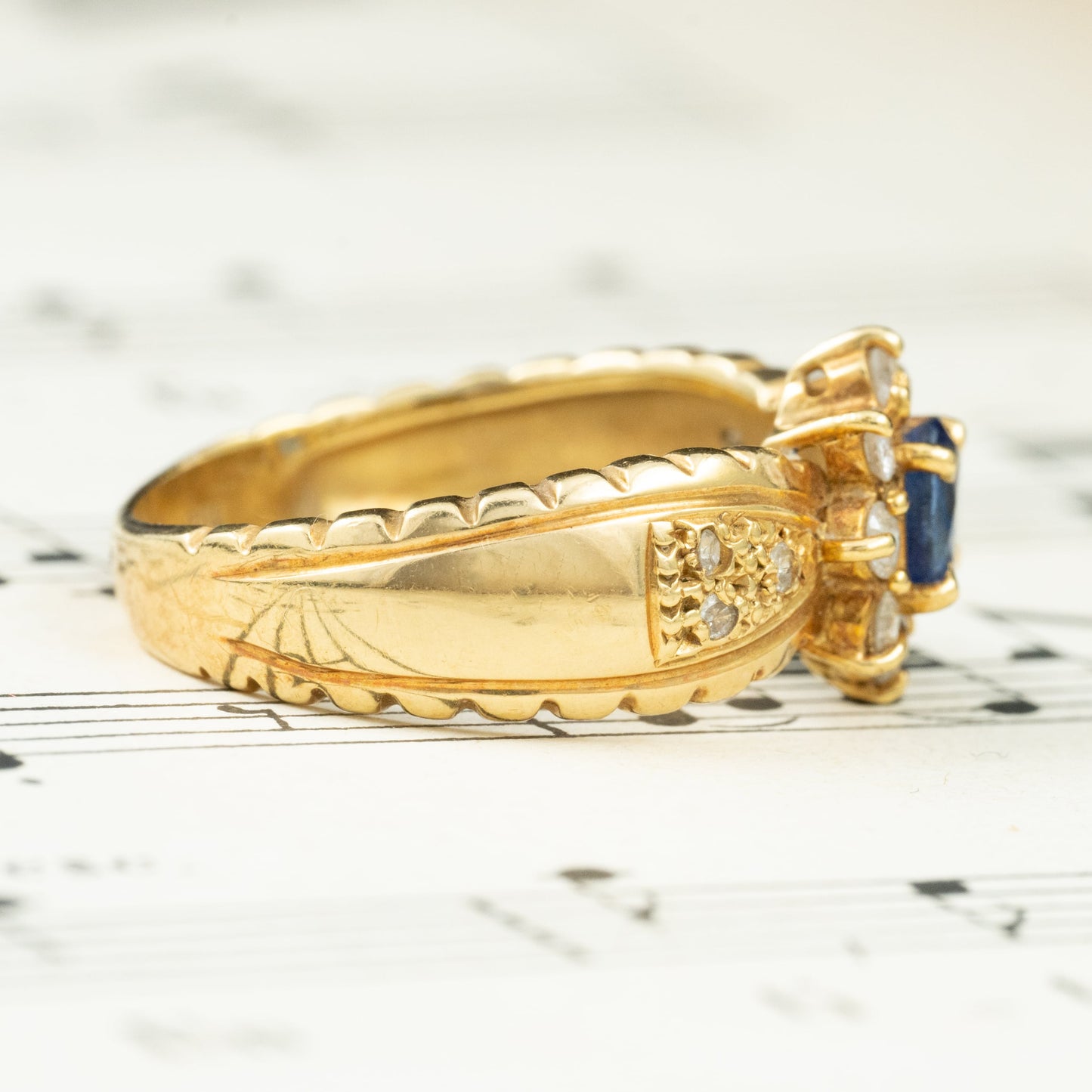 K18 サファイア0.40ct × ダイヤモンド0.43ct リング 〜気品あふれるブルーのきらめき〜OKR00155