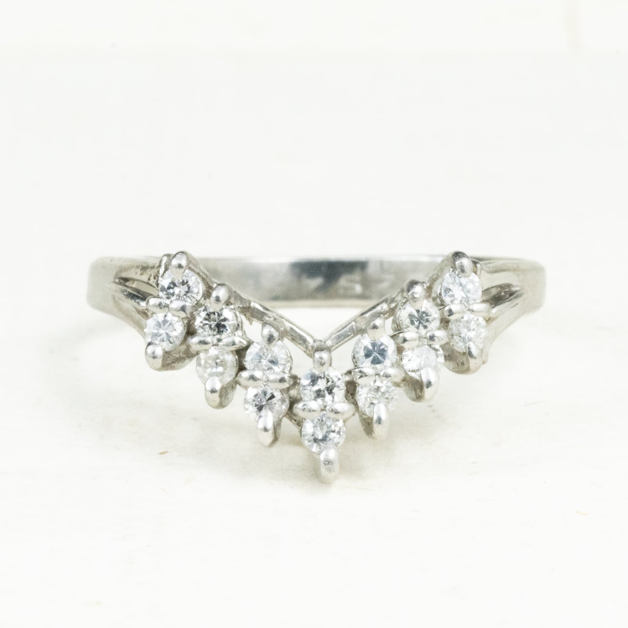 昭和ジュエリー ダイヤモンド リング Pt900 0.26ct ヴィンテージ 昭和レトロ V字デザイン 指輪 プラチナ OKR00206