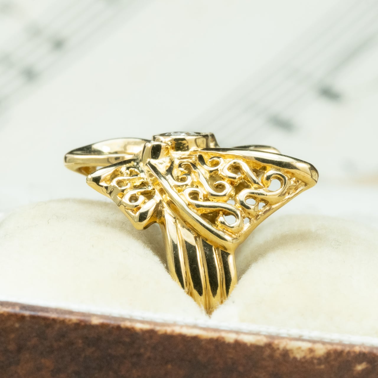 K18 リボンモチーフ ダイヤモンドリング 0.10ct 透かし細工 フィリグリー ダイヤ セット レトロジュエリー 昭和レトロ エレガント  CHR02103
