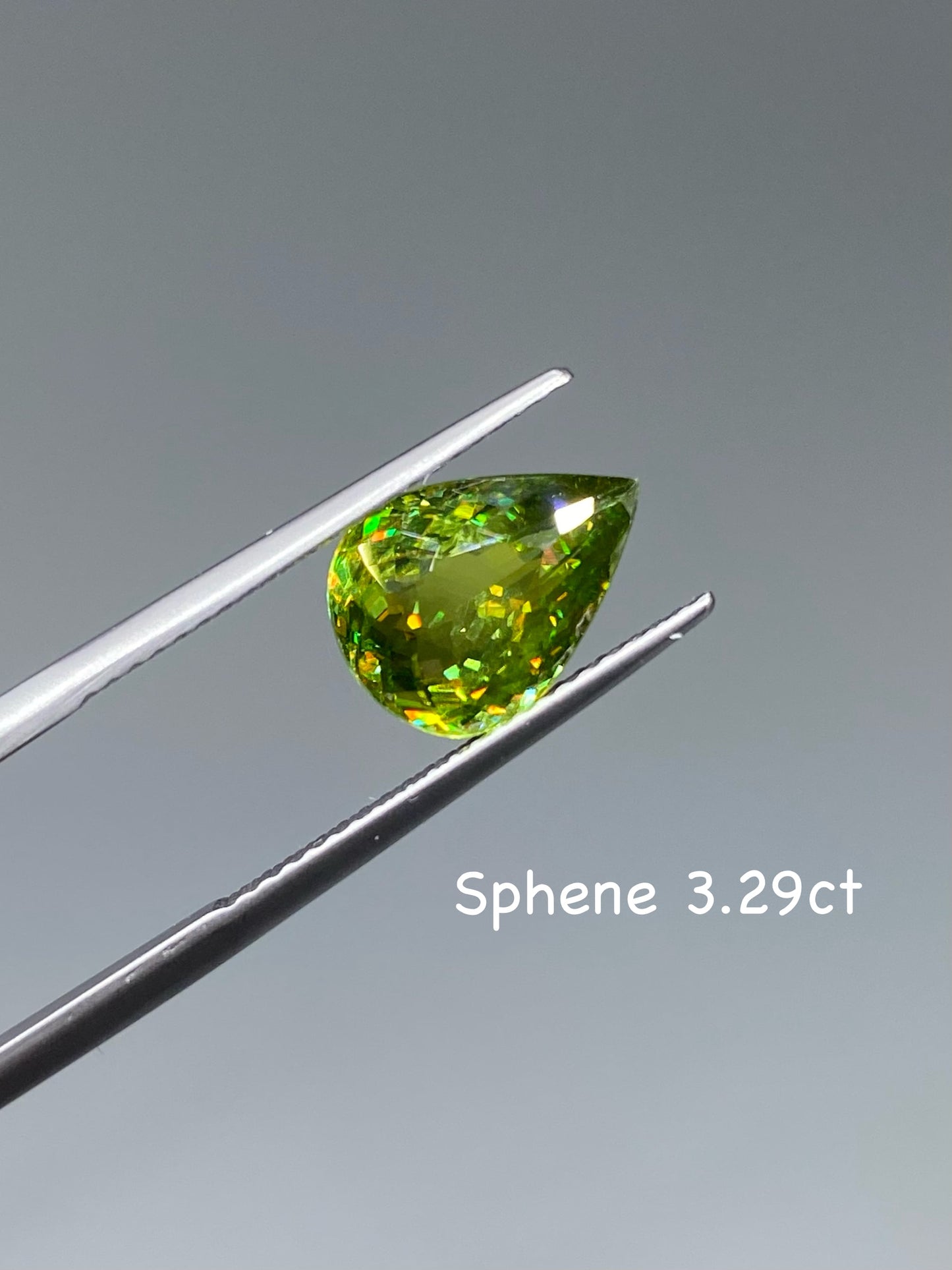 はっきり美しい緑茶系スフェーン 3.29ct ルースペアシェイプ 動画リンク Twitter/Xあり
