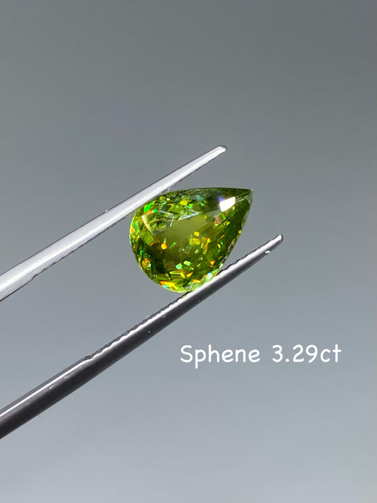 はっきり美しい緑茶系スフェーン 3.29ct ルースペアシェイプ 動画リンク Twitter/Xあり