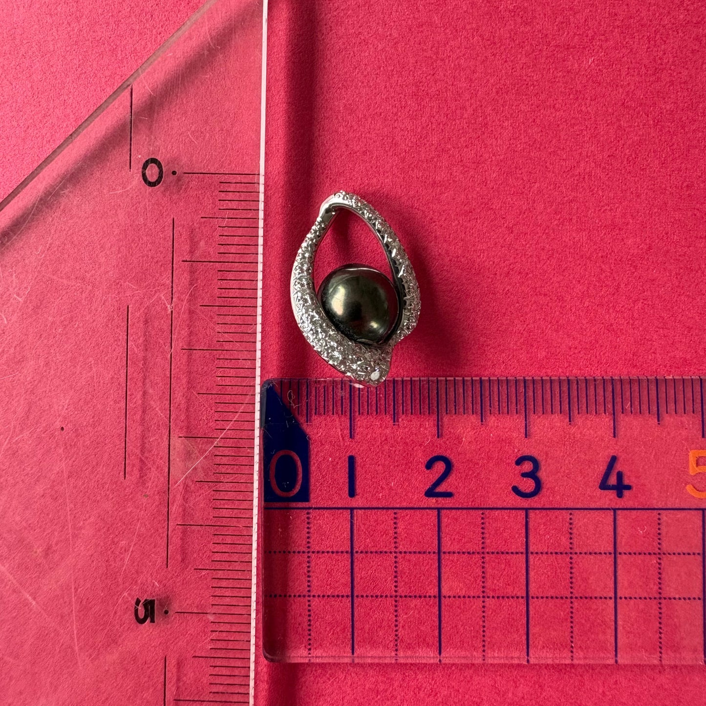 K18WG 黒蝶真珠 ピーコックカラー ダイヤモンド  0.25ct  4.0g 9.0mm珠 MOP00274
