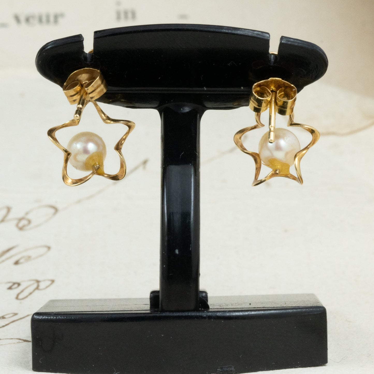 K18 パールピアス 星形でレトロなデザインが可愛いアイテム☆美しい真珠は4.3mm MOE00069
