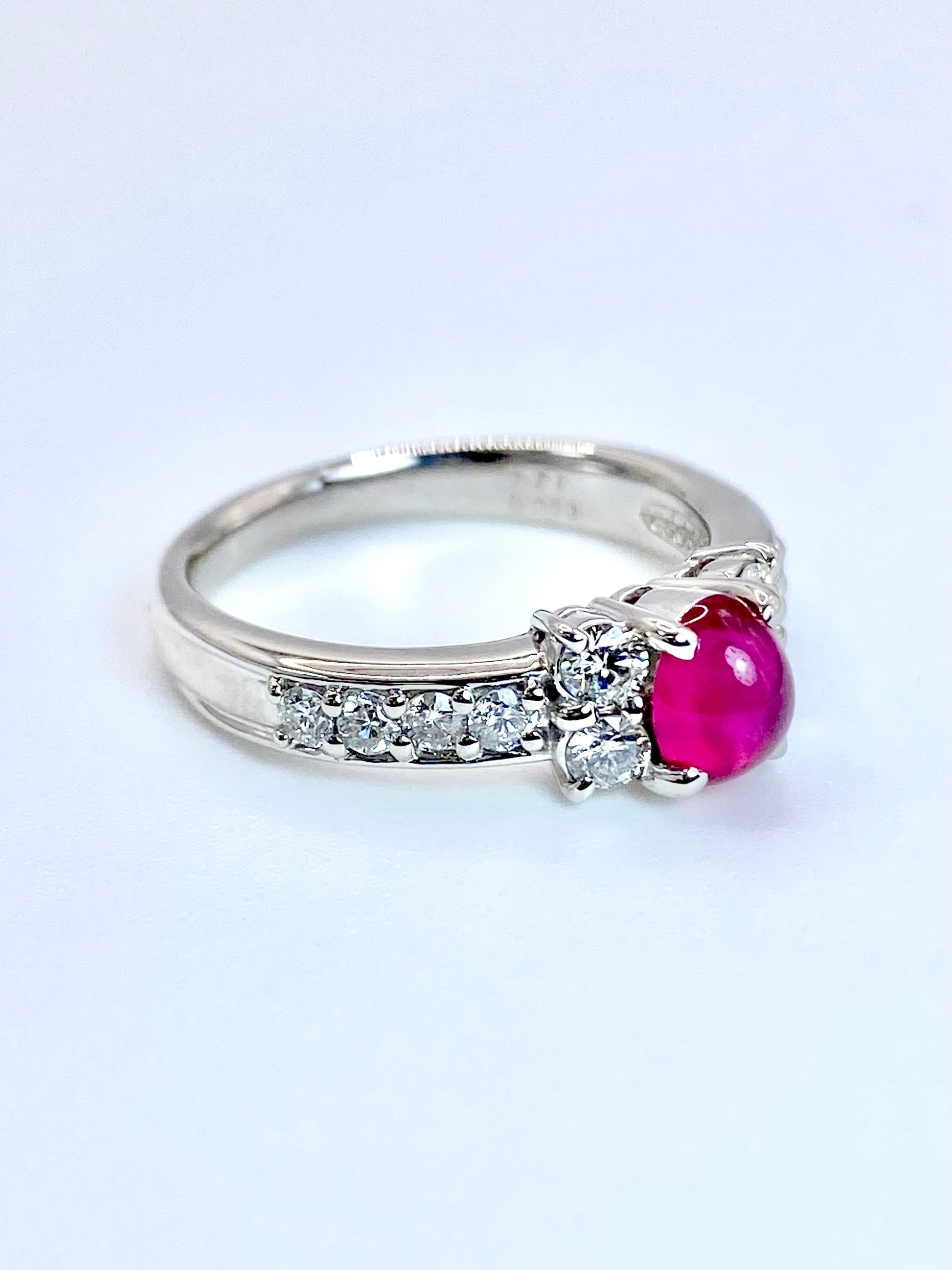 【夏季全体SALE（ジュエリー）~7/31】ルビー（キャッツアイ風）0.71ct / ダイヤモンド 計0.50ct  Pt900 リング 11号【リフレッシュメント(新品仕上げ・補修・洗浄等済)】【3日以内返品可（※カード/キャリア決済の場合）】