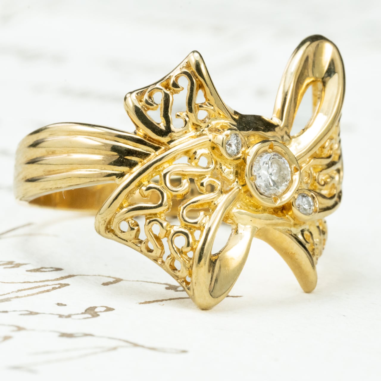 K18 リボンモチーフ ダイヤモンドリング 0.10ct 透かし細工 フィリグリー ダイヤ セット レトロジュエリー 昭和レトロ エレガント  CHR02103