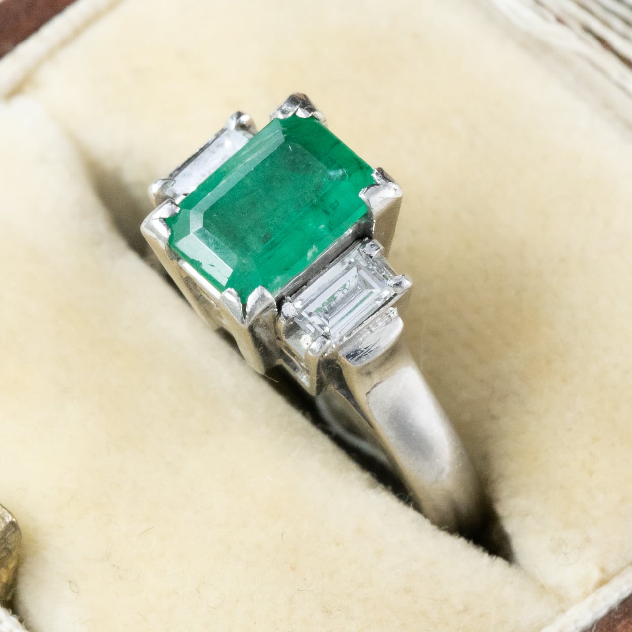 昭和ジュエリー エメラルド ダイヤモンド リング Pt900 1.01ct ヴィンテージ 昭和レトロ 透かしデザイン プラチナ 指輪 MR00777