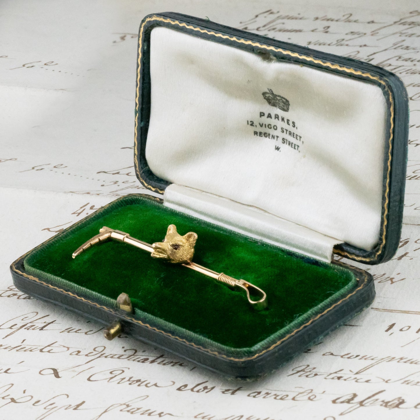 アンティークジュエリー fox brooch  K15イギリス キツネ アンティークブローチ お目目が可愛い ルビーDBR00114
