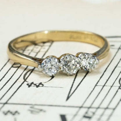 イギリス  アンティークジュエリー 3stone K18 /Pt  ゴールド コンビカラー シンプルデザイン リング オールドカットダイヤモンド 約0.2ct  1900年初頭頃  DR00726