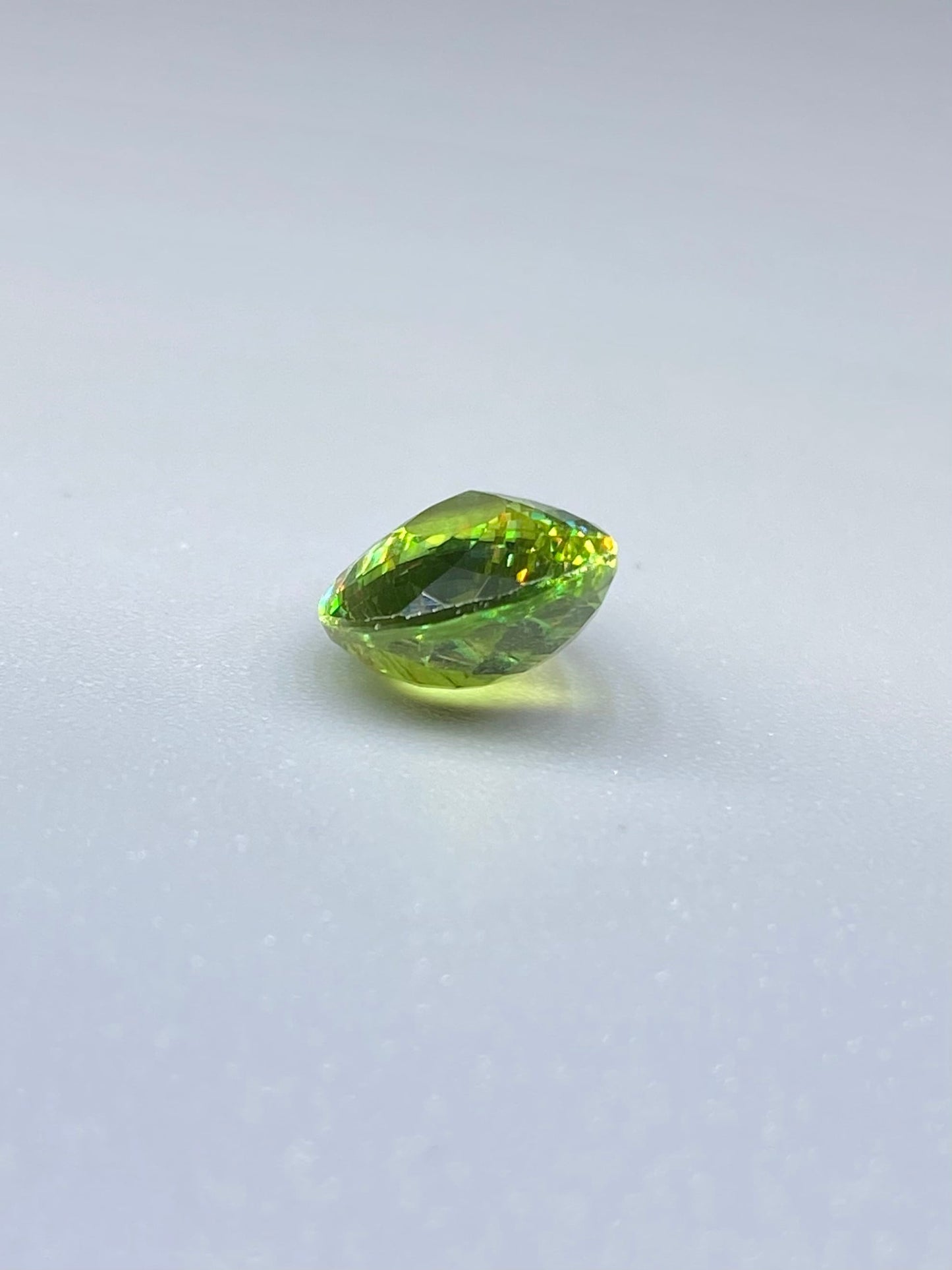はっきり美しい緑茶系スフェーン 3.29ct ルースペアシェイプ 動画リンク Twitter/Xあり 7枚目