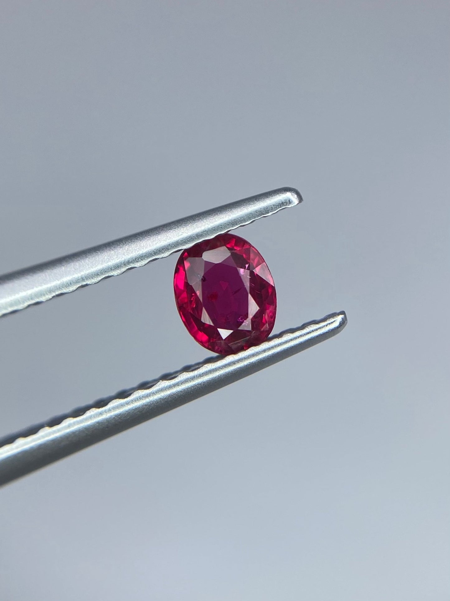 非加熱ピジョンブラッドルビー 0.31ct ルースAIGS鑑別付 2枚目