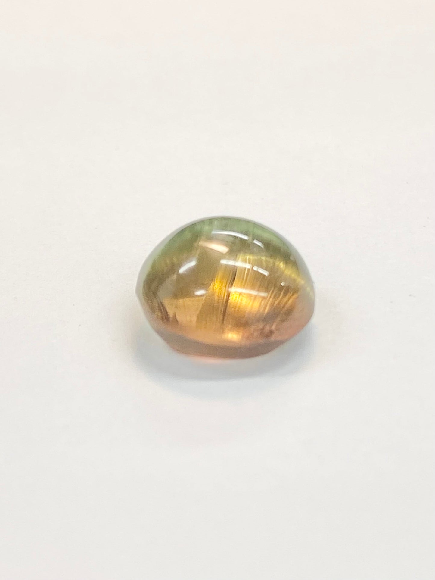 綺麗に真ん中でバイカラーのルースバイカラートルマリンキャッツアイ 4.00ct ルース 7枚目