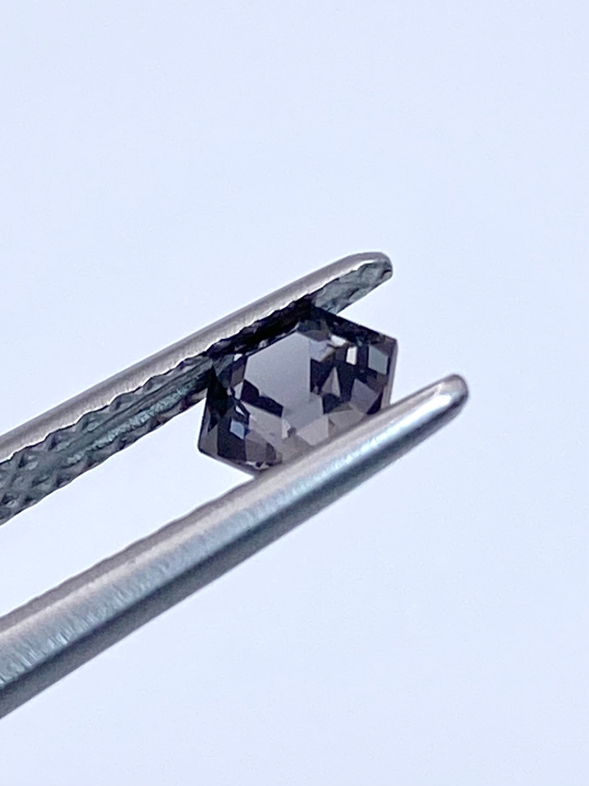 六角形スピネル 0.546ct ルース 4枚目