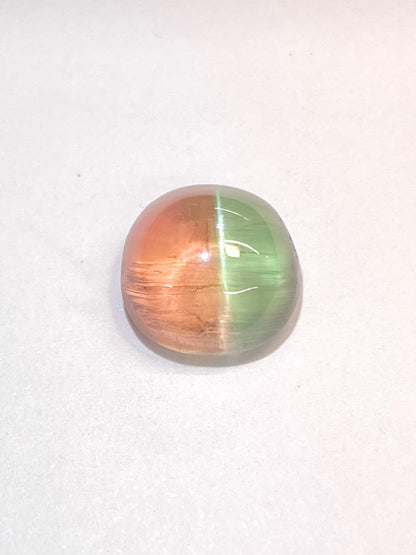 綺麗に真ん中でバイカラーのルースバイカラートルマリンキャッツアイ 4.00ct ルース 2枚目