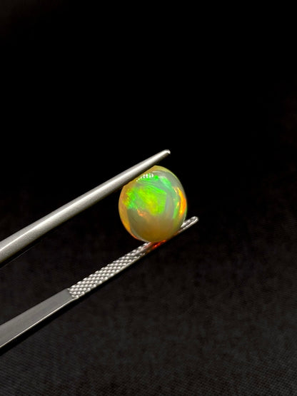 オパール 1.95ct ルース幅広ベール状オーロラ/炎のような劇的色彩変化 3枚目