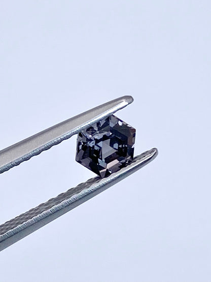 六角形スピネル 0.546ct ルース 3枚目