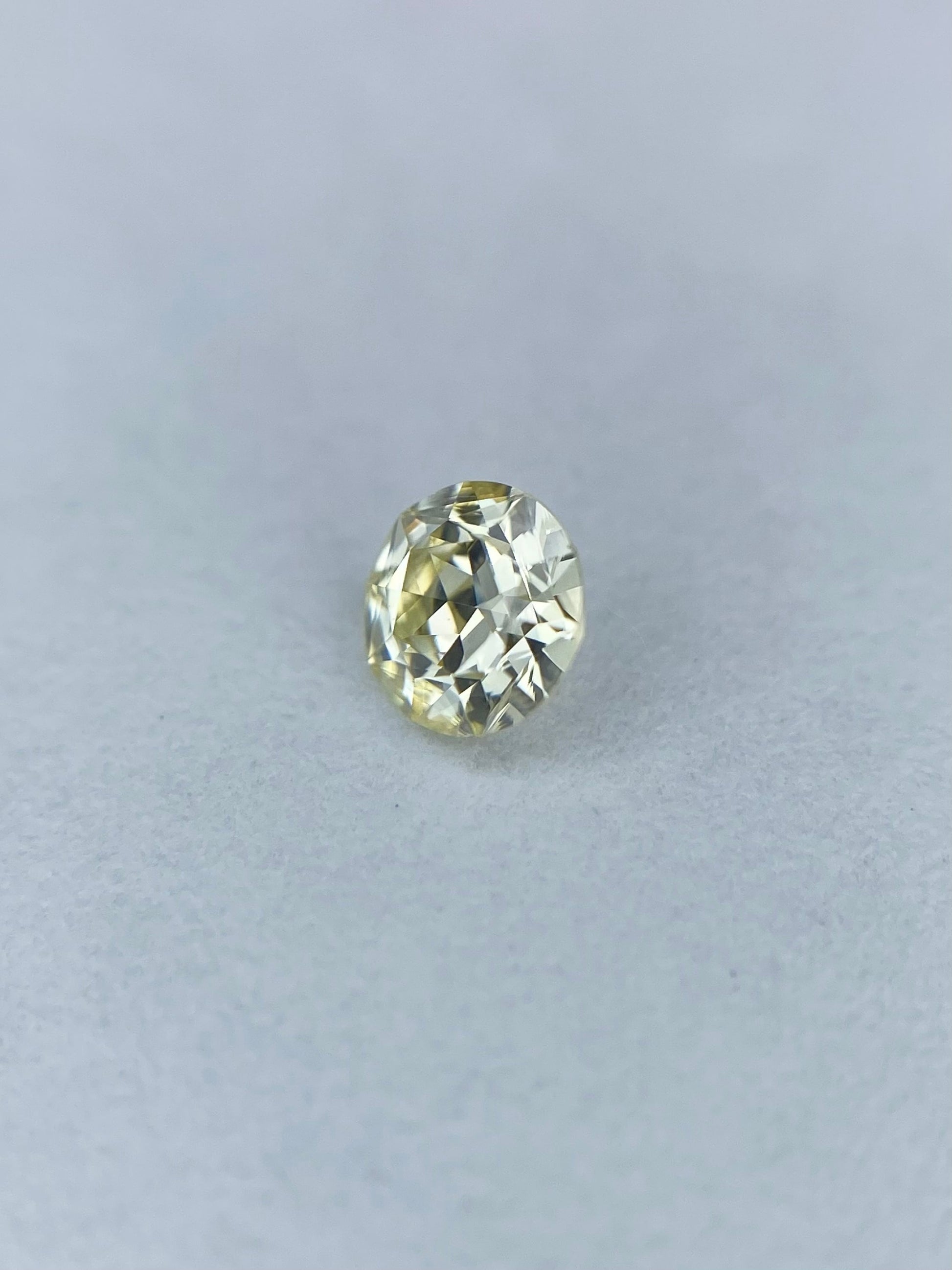 底面にスターが浮かぶ★ 特殊カットダイヤモンド 0.154ct ルース中央宝石研究所ソーティング付 2枚目