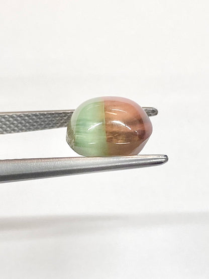 綺麗に真ん中でバイカラーのルースバイカラートルマリンキャッツアイ 4.00ct ルース 3枚目