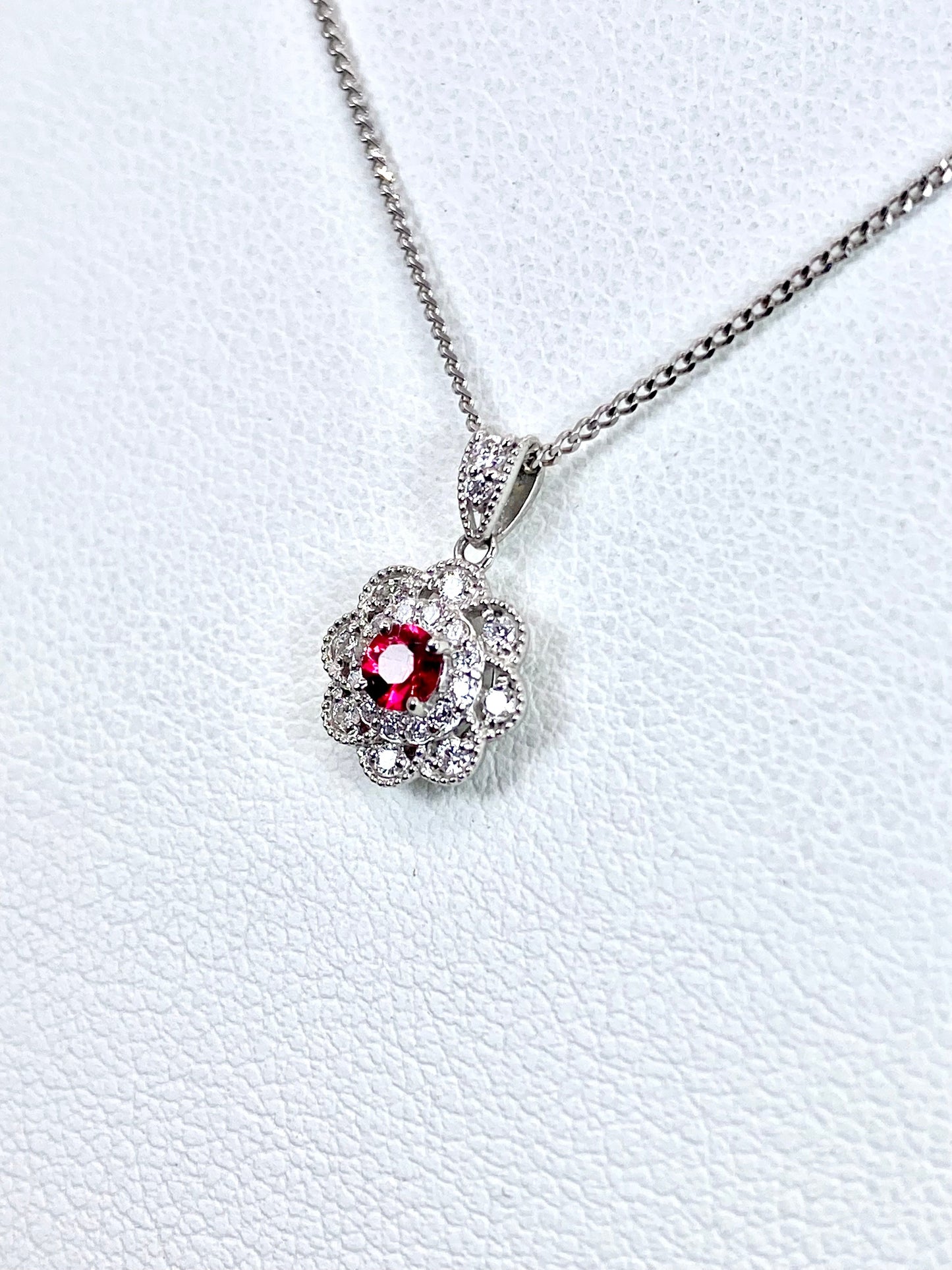 新品レッドスピネル 0.11ct / ダイヤモンド 計0.16ct Pt950/850 ネックレス新品3日以内返品可※カード/キャリア決済の場合 5枚目