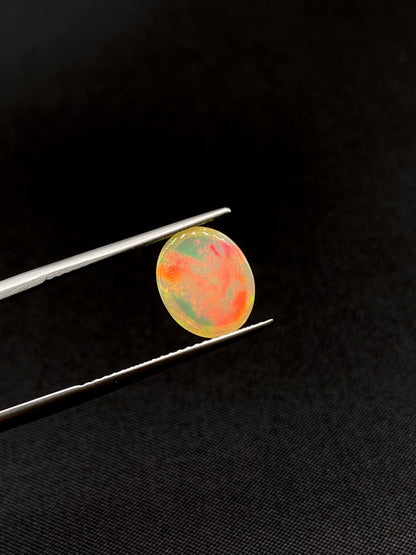 オパール 1.95ct ルース幅広ベール状オーロラ/炎のような劇的色彩変化 4枚目