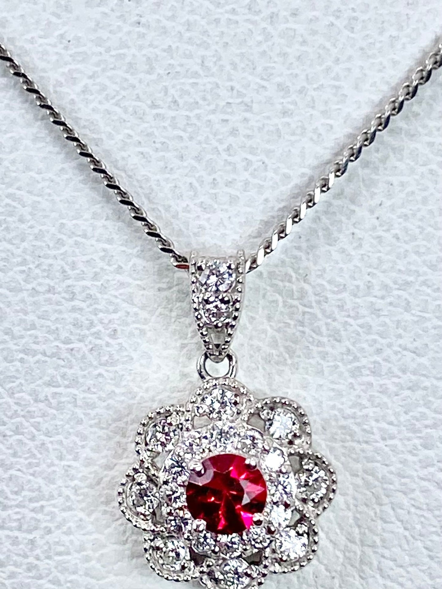 新品レッドスピネル 0.11ct / ダイヤモンド 計0.16ct Pt950/850 ネックレス新品3日以内返品可※カード/キャリア決済の場合 2枚目