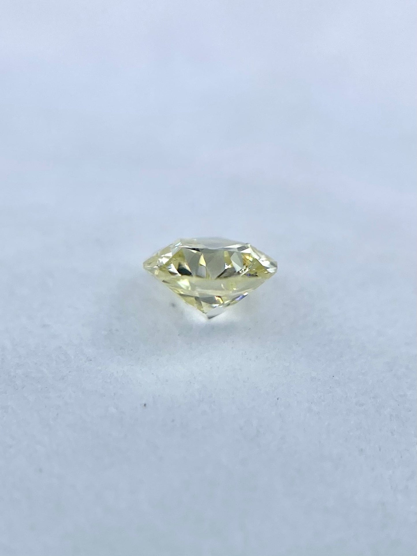 底面にスターが浮かぶ★ 特殊カットダイヤモンド 0.154ct ルース中央宝石研究所ソーティング付 6枚目