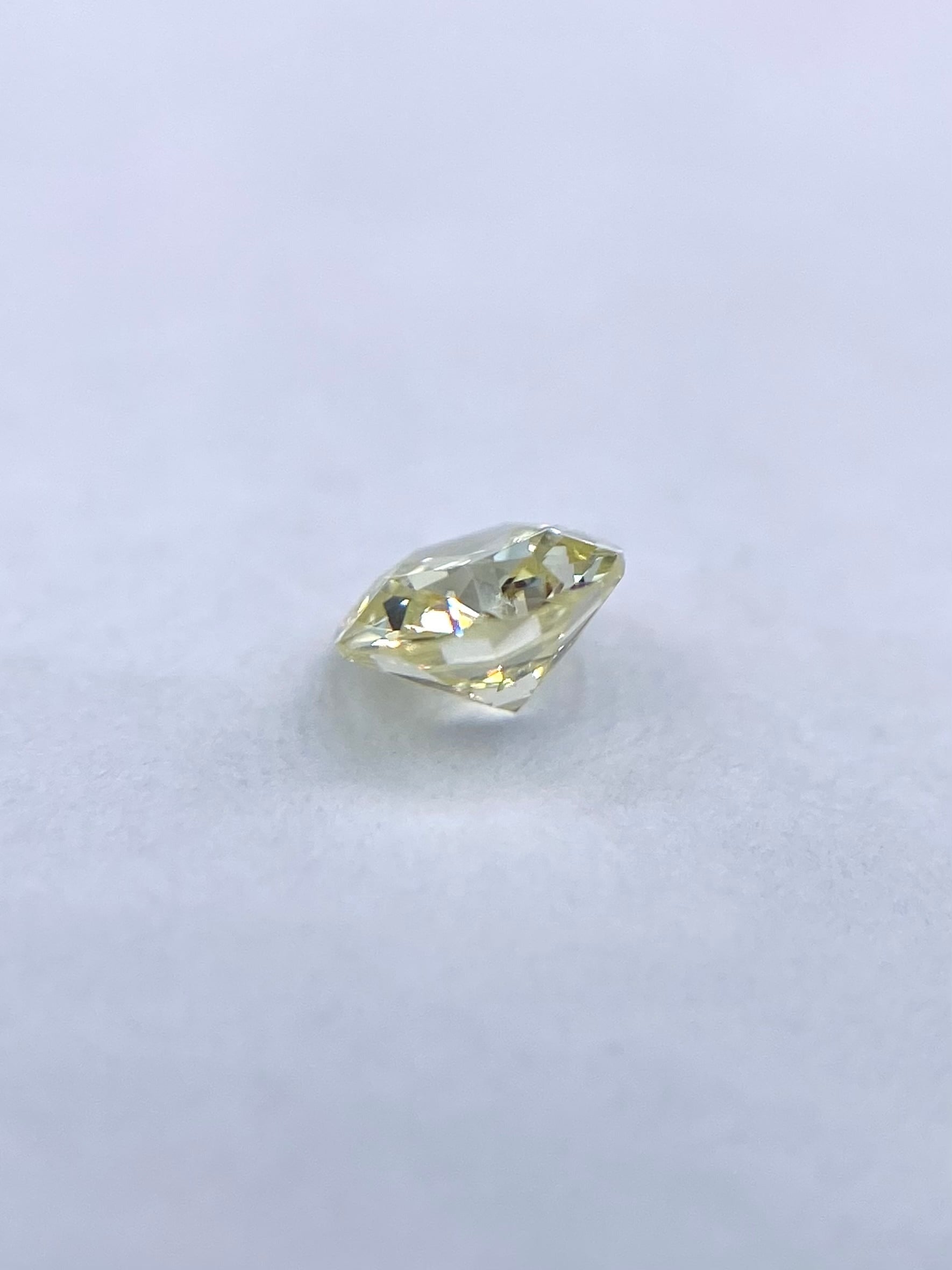 底面にスターが浮かぶ★ 特殊カットダイヤモンド 0.154ct ルース中央宝石研究所ソーティング付 7枚目